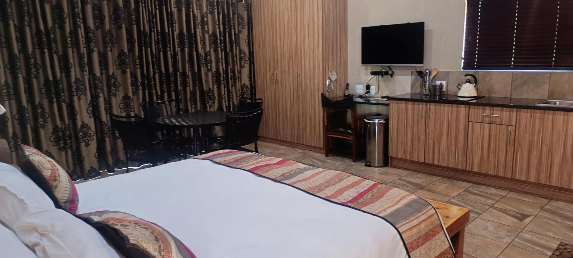 Kareespruit Game Ranch&Guest House Zeerust Extérieur photo
